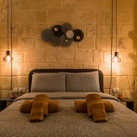 Cosy 2br Retreat In Valletta Apartment *
