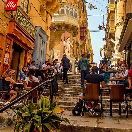 Apartment Cosy 2br Retreat In Valletta Il-Furjana