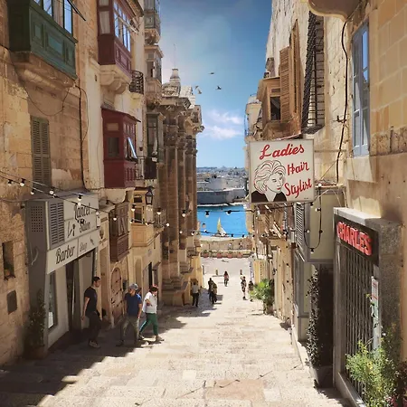 Cosy 2br Retreat In Valletta * Il-Furjana